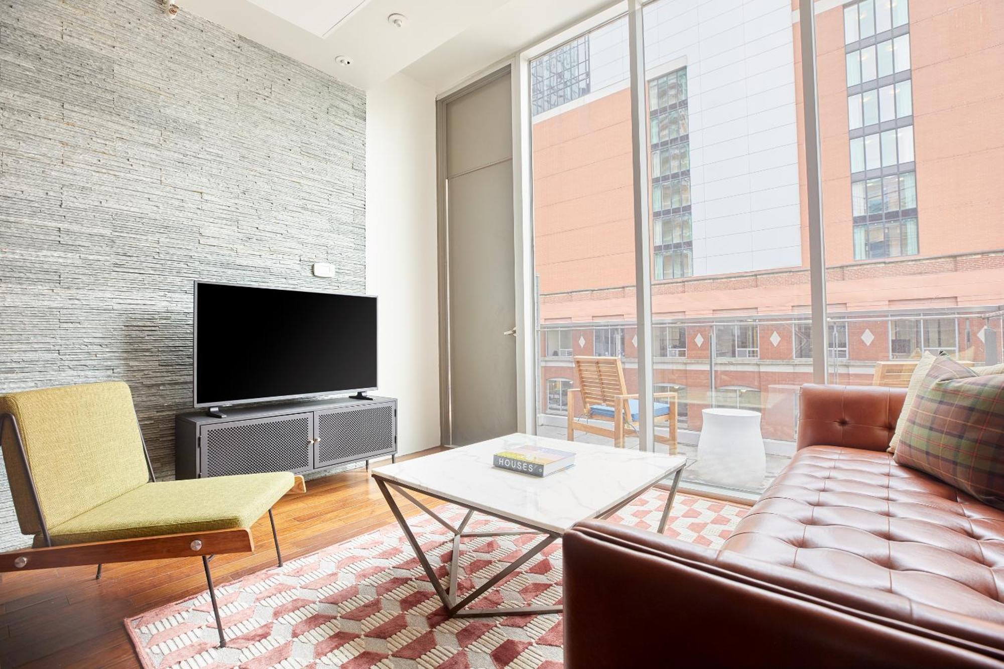 Sonder The Slate Hotel Toronto Exterior photo