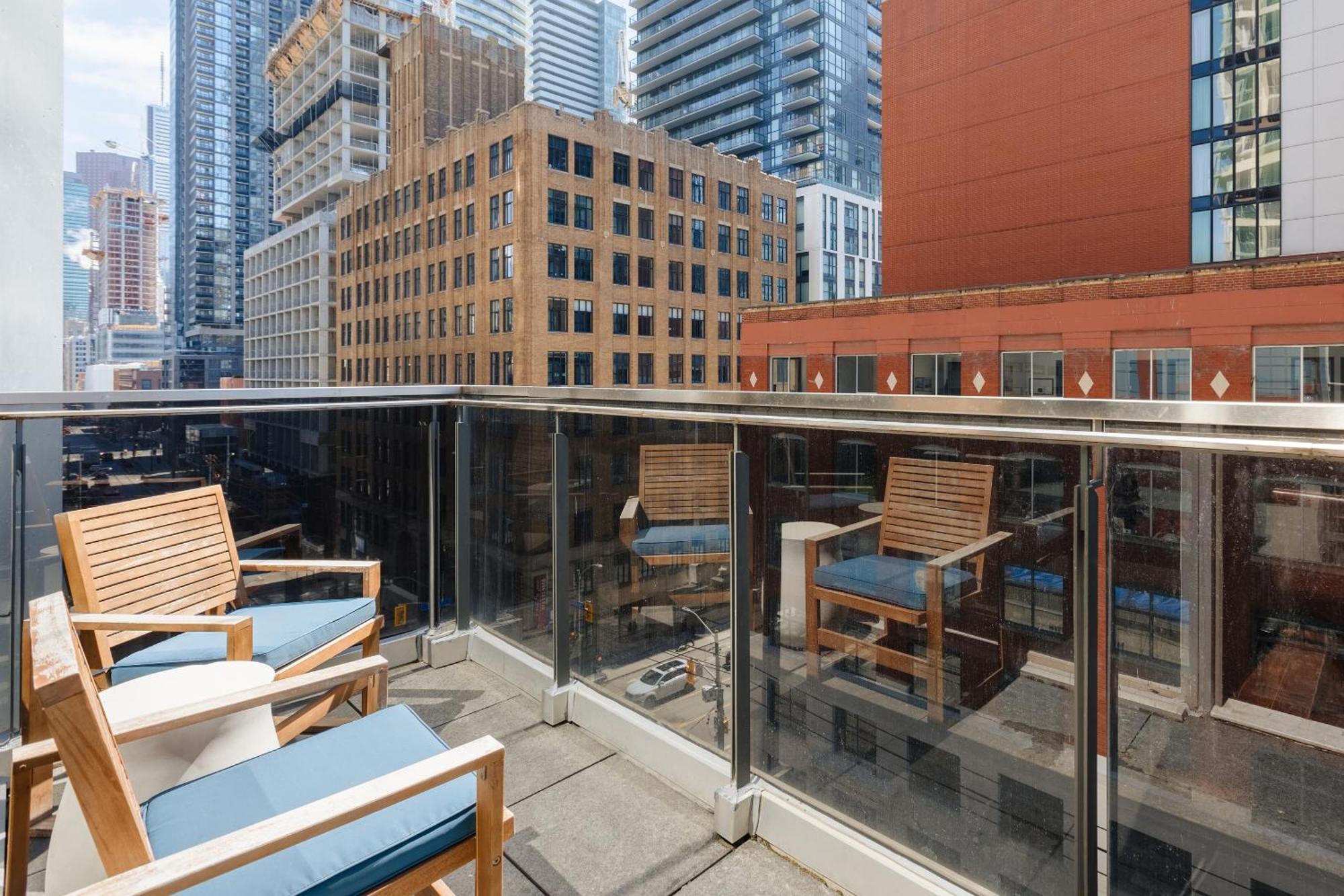 Sonder The Slate Hotel Toronto Exterior photo